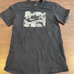 Boys youth small shirt Nike